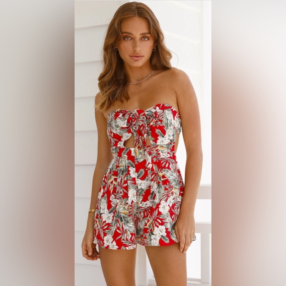 EUC Hello Molly Lei On The Beach Floral Romper Size 2